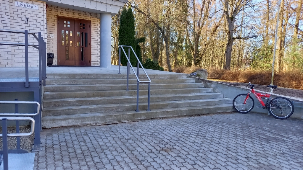 Rannu rahvamaja esine parkla läbib uuenduskuuri.