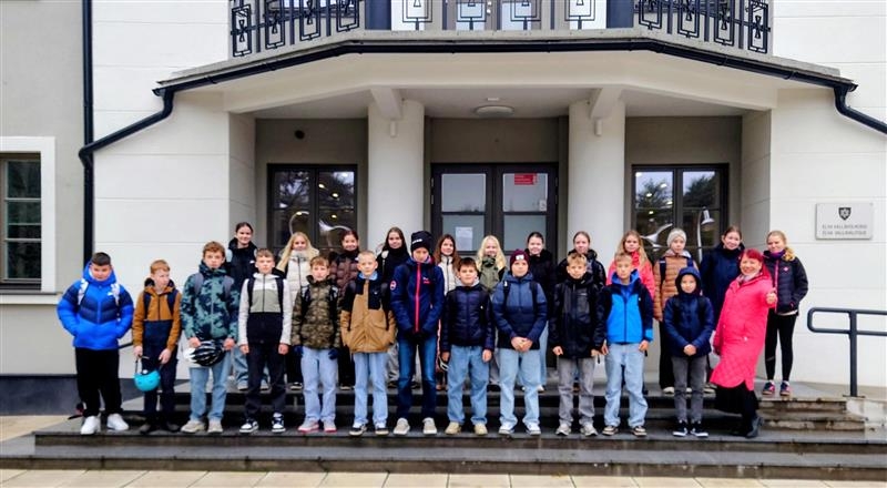 Elva gümnaasiumi 6.B klass.